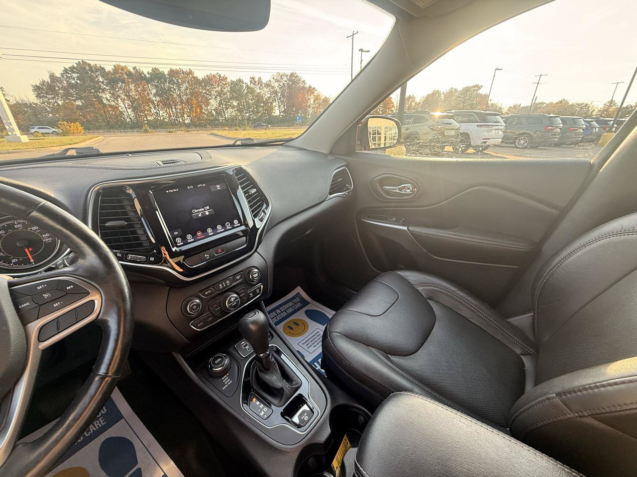 Used 2020 Jeep Cherokee Limited AWD/4WD image 25