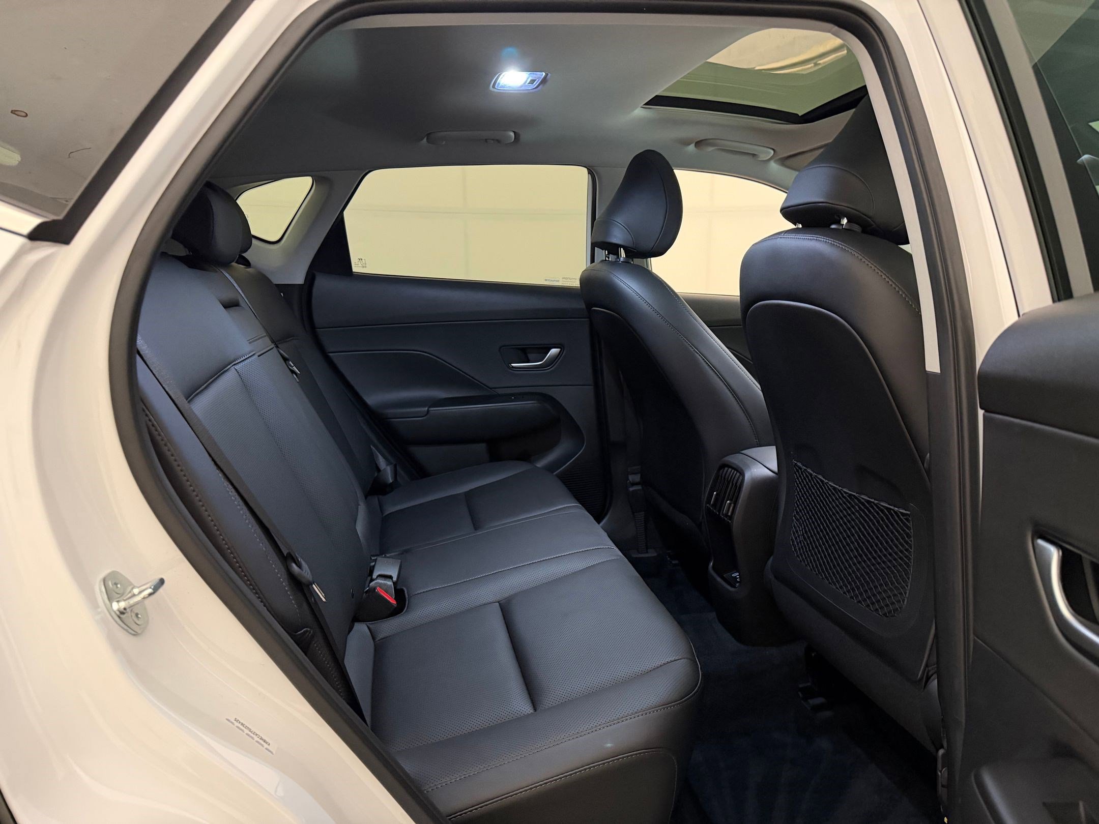Used 2025 Hyundai Kona Limited AWD/4WD image 32