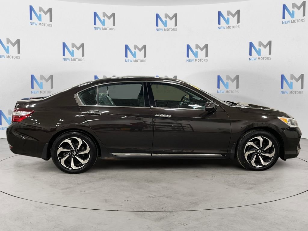 Used 2017 Honda Accord EX-L image 6