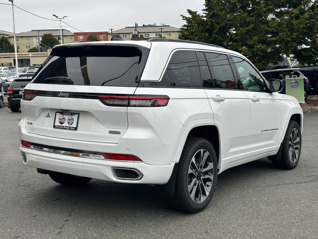 New 2024 Jeep Grand Cherokee Overland w/ Advanced Protech Group III AWD/4WD image 8