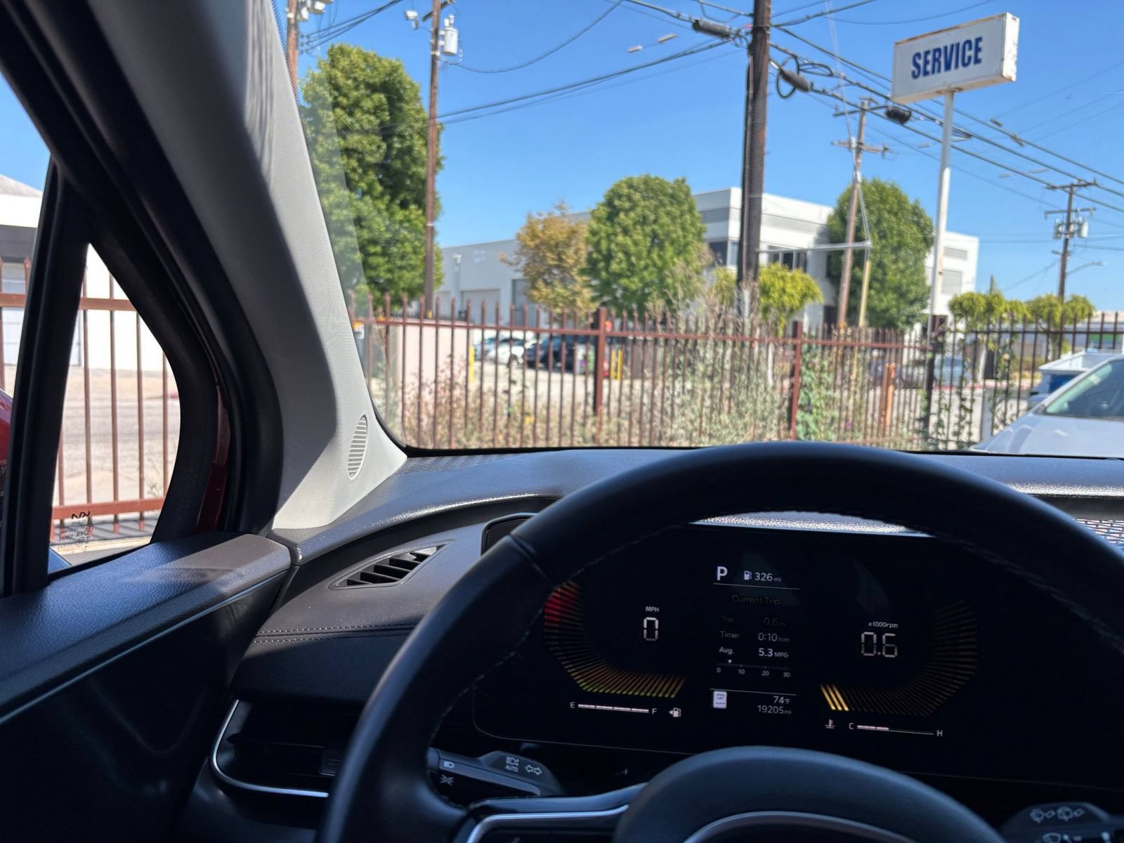 Used 2026 Kia Carnival FWD image 60