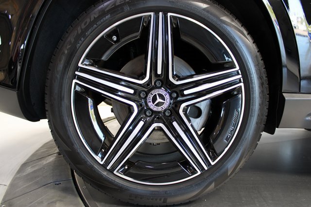 Used 2024 Mercedes-Benz GLE 450 4MATIC w/ AMG Line Exterior image 38