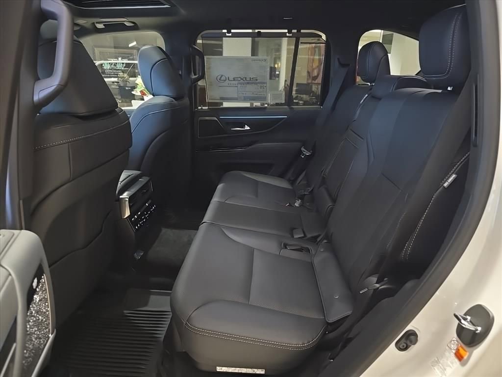 New 2025 Lexus LX 700h Luxury image 34