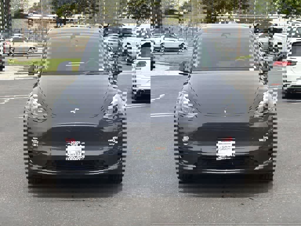 Used 2024 Tesla Model Y Long Range AWD/4WD image 2