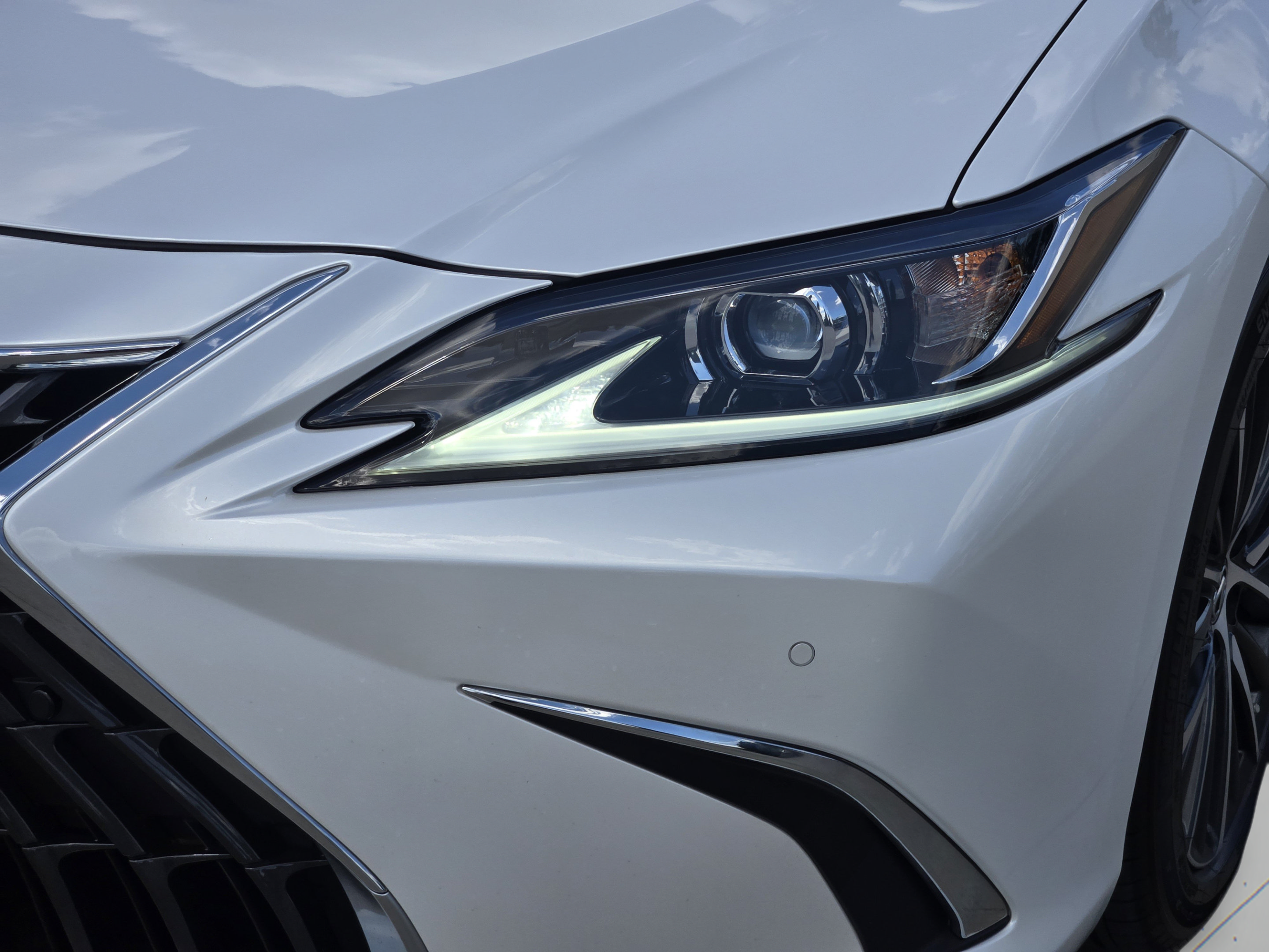 Certified 2025 Lexus ES 350 w/ Premium Package FWD image 31