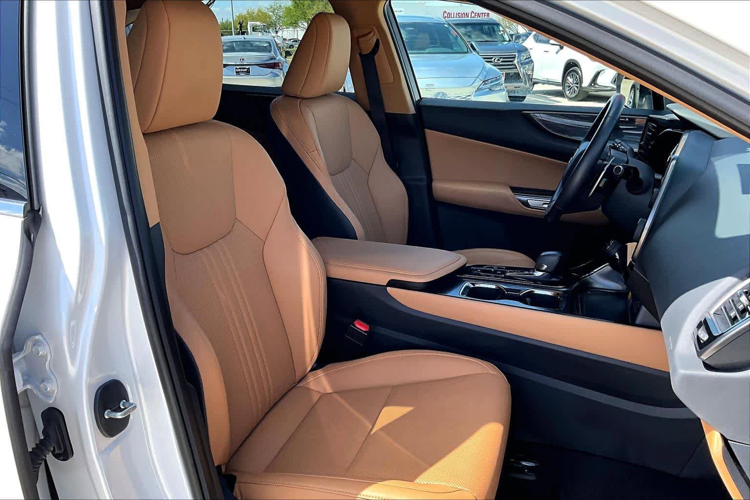 Used 2025 Lexus NX 250 FWD w/ Accessory Package (Z1) image 9