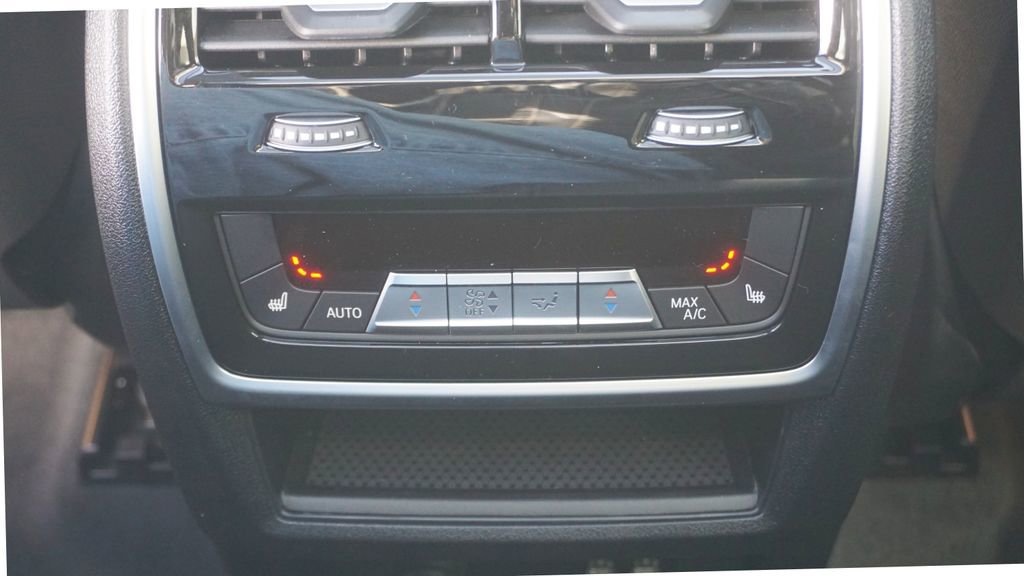 New 2026 BMW X5 xDrive50e image 13