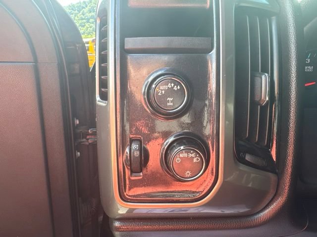 Used 2019 Chevrolet Silverado 1500 LT AWD/4WD image 12