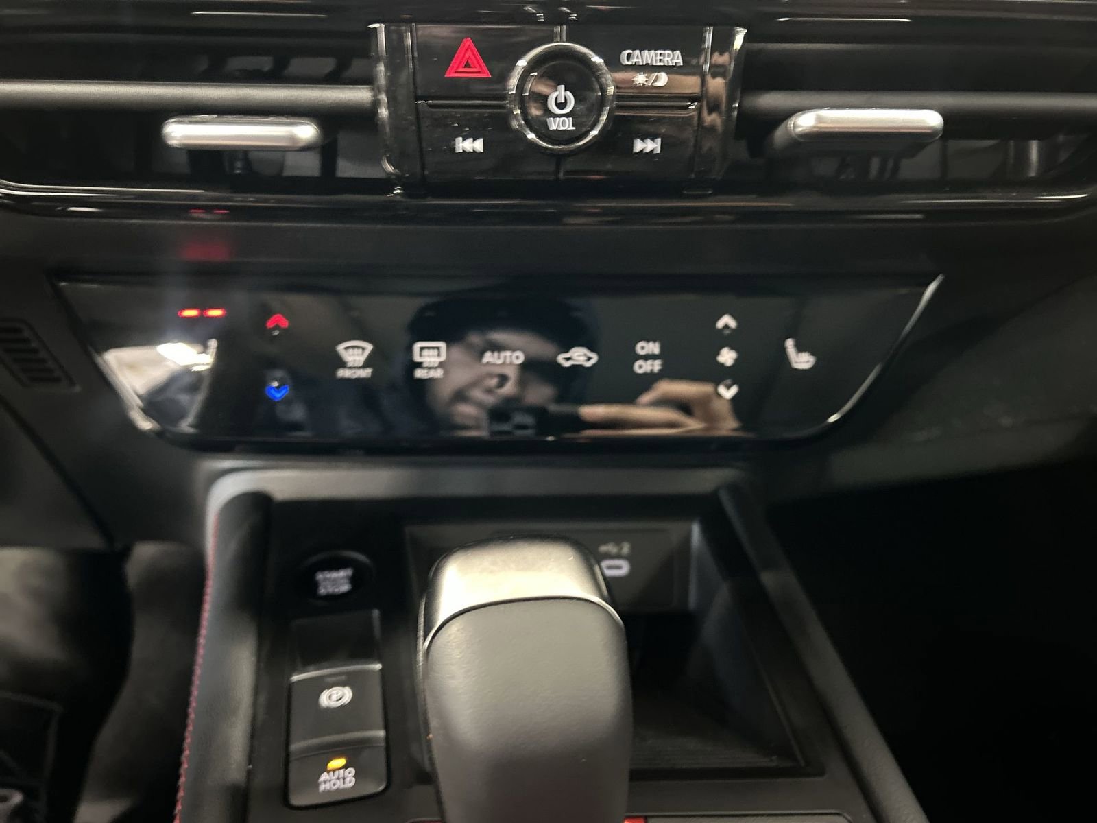 New 2026 Nissan Kicks SR w/ SR Premium Package image 15