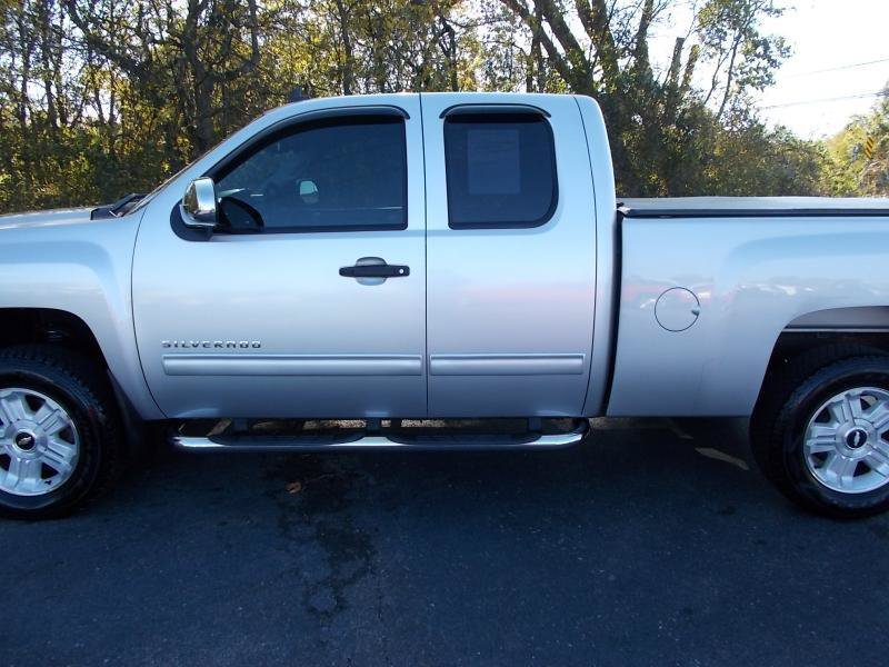 Used 2011 Chevrolet Silverado 1500 LT w/ All-Star Edition AWD/4WD image 6