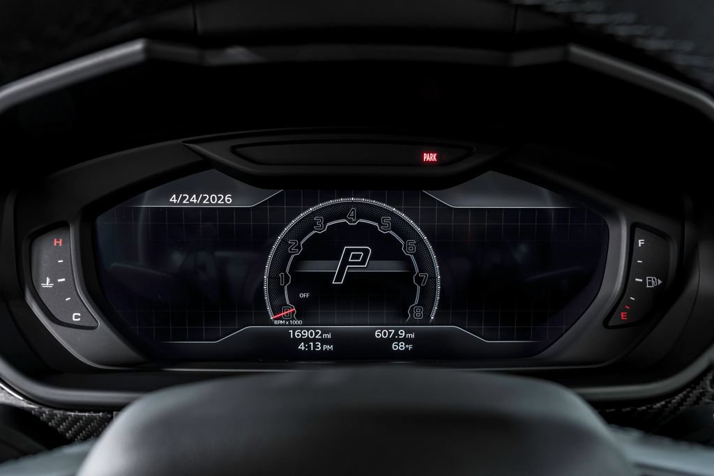 Used 2023 Lamborghini Urus Performante AWD/4WD image 15