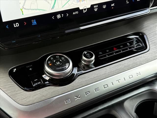 Used 2025 Ford Expedition Platinum AWD/4WD image 21