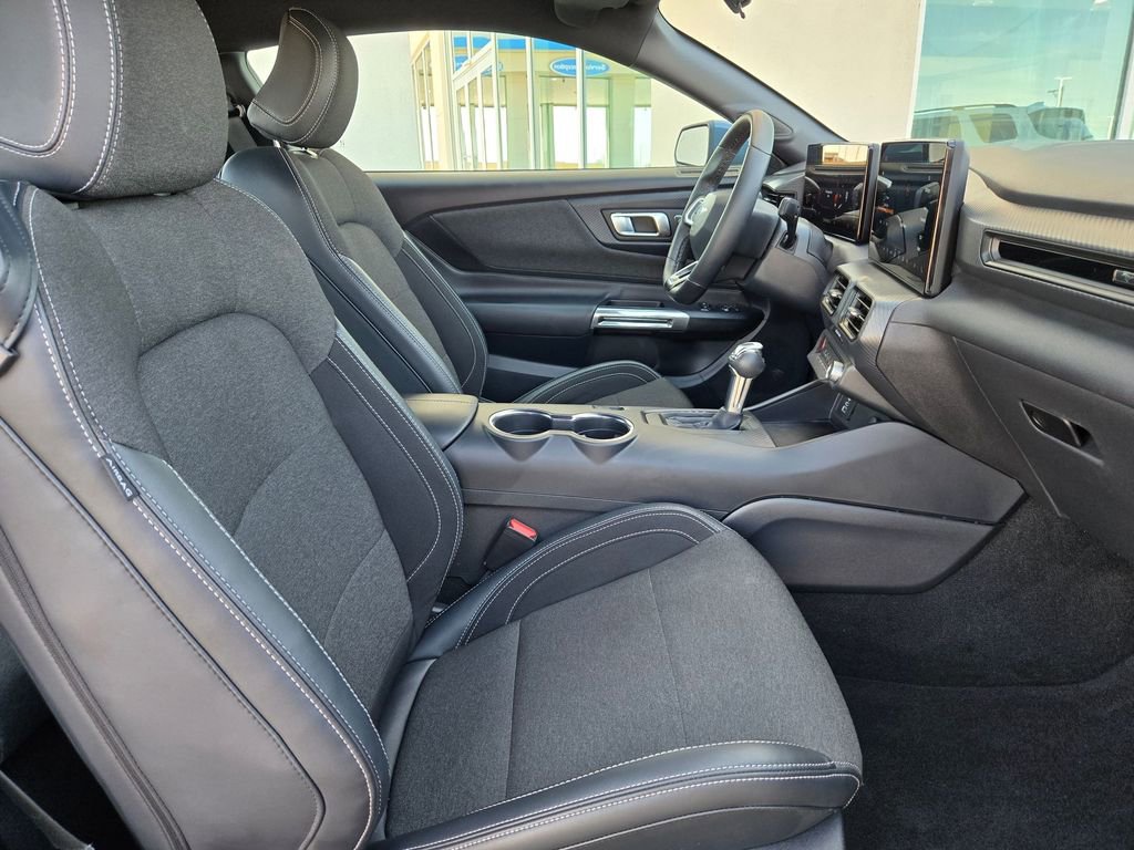 Used 2025 Ford Mustang EcoBoost image 24
