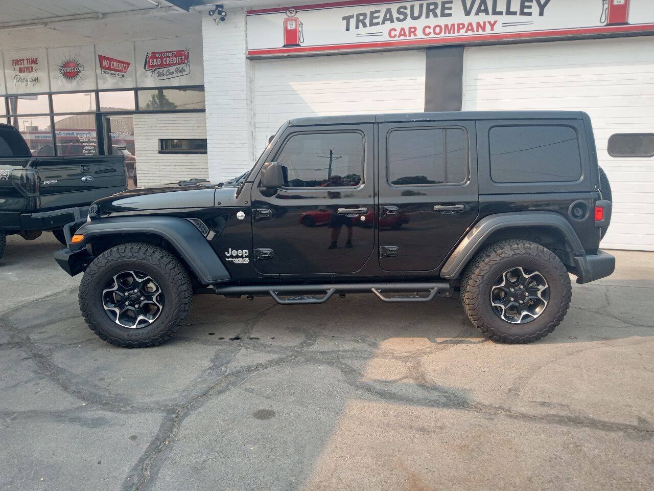 Used 2018 Jeep Wrangler Unlimited Sport AWD/4WD image 3