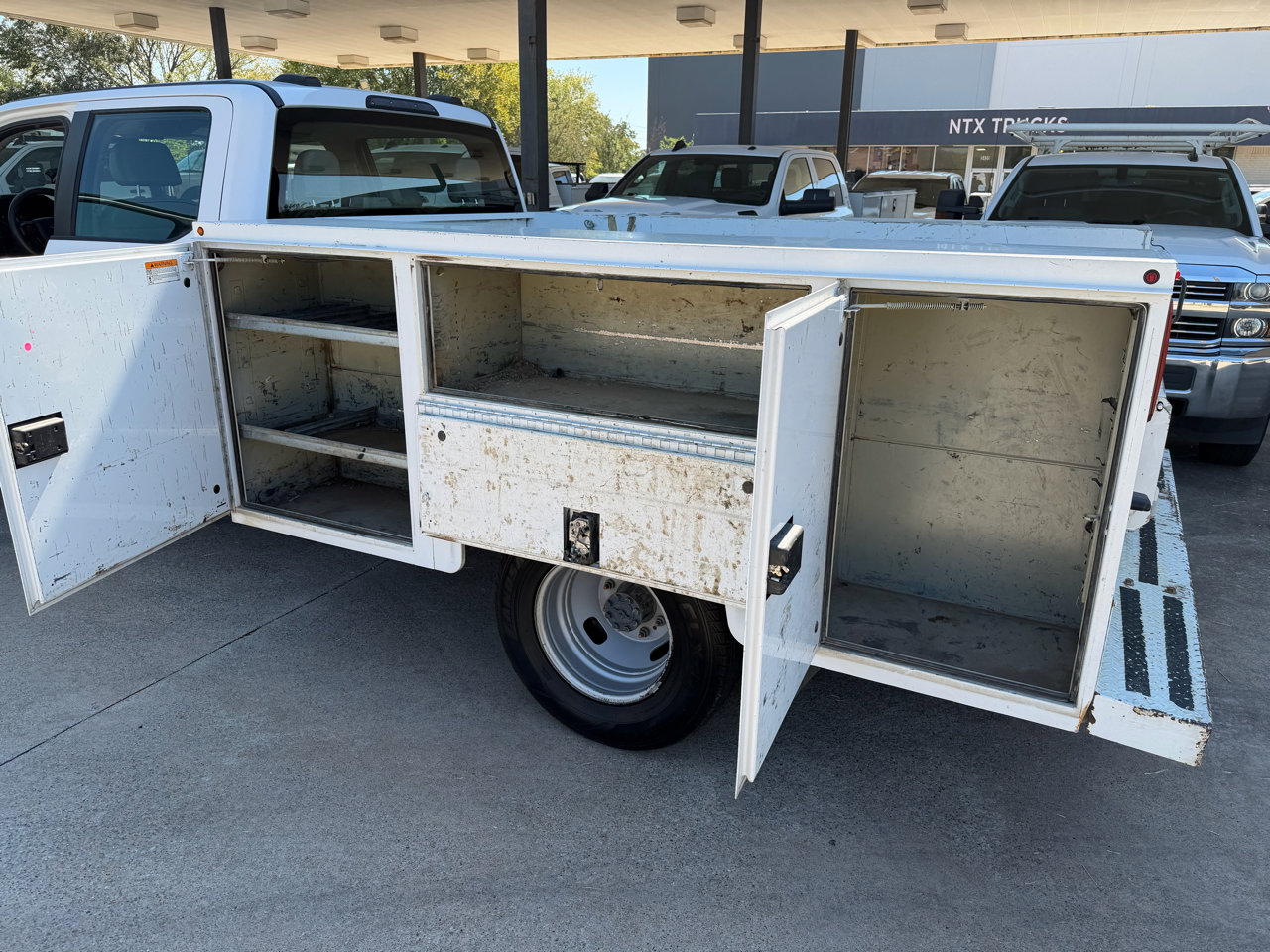 Used 2020 Ford F350 XL w/ Power Equipment Group image 21