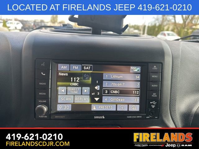 Used 2017 Jeep Wrangler Unlimited Rubicon w/ Connectivity Group AWD/4WD image 25