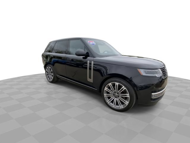 Used 2025 Land Rover Range Rover SE AWD/4WD image 4