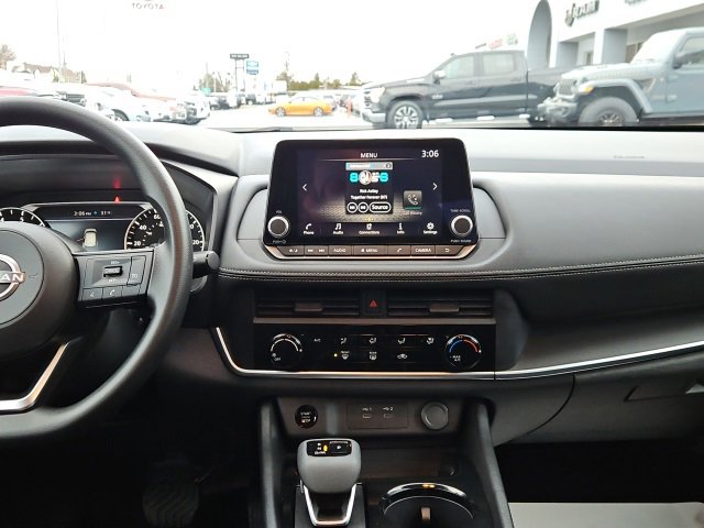 Used 2024 Nissan Rogue S image 20