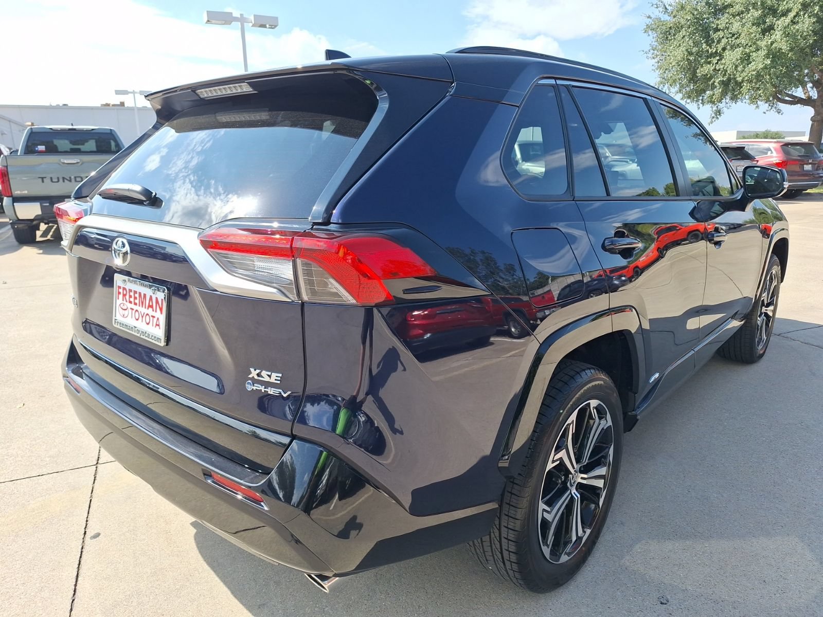 Used 2025 Toyota RAV4 XSE AWD/4WD image 6