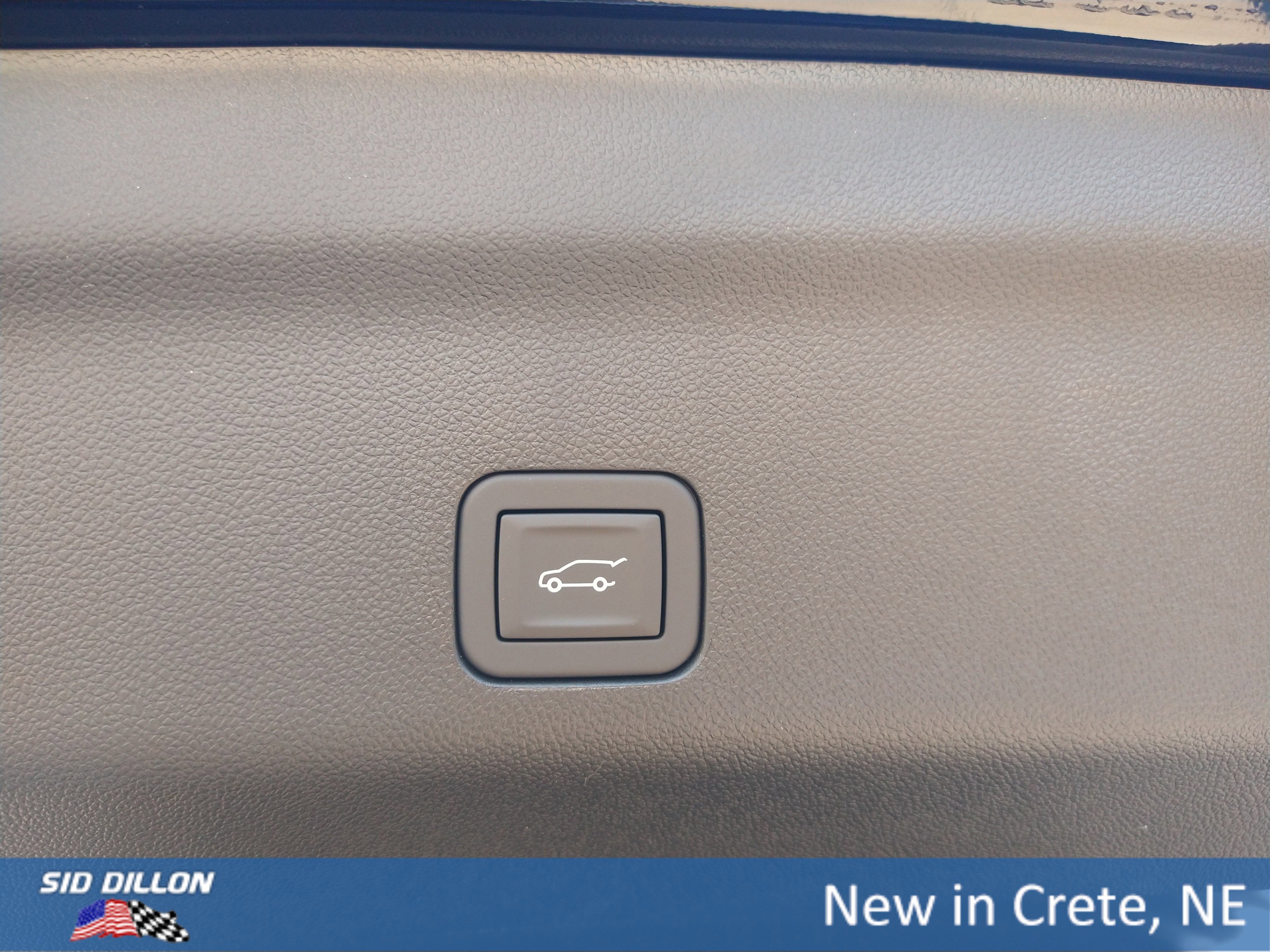 New 2026 Chevrolet Suburban Premier image 12