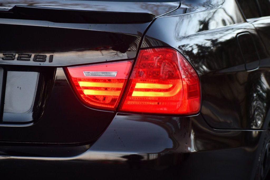 Used 2011 BMW 328i xDrive Sedan w/ Premium Pkg image 8