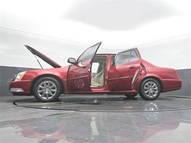 Used 2009 Cadillac DTS image 58