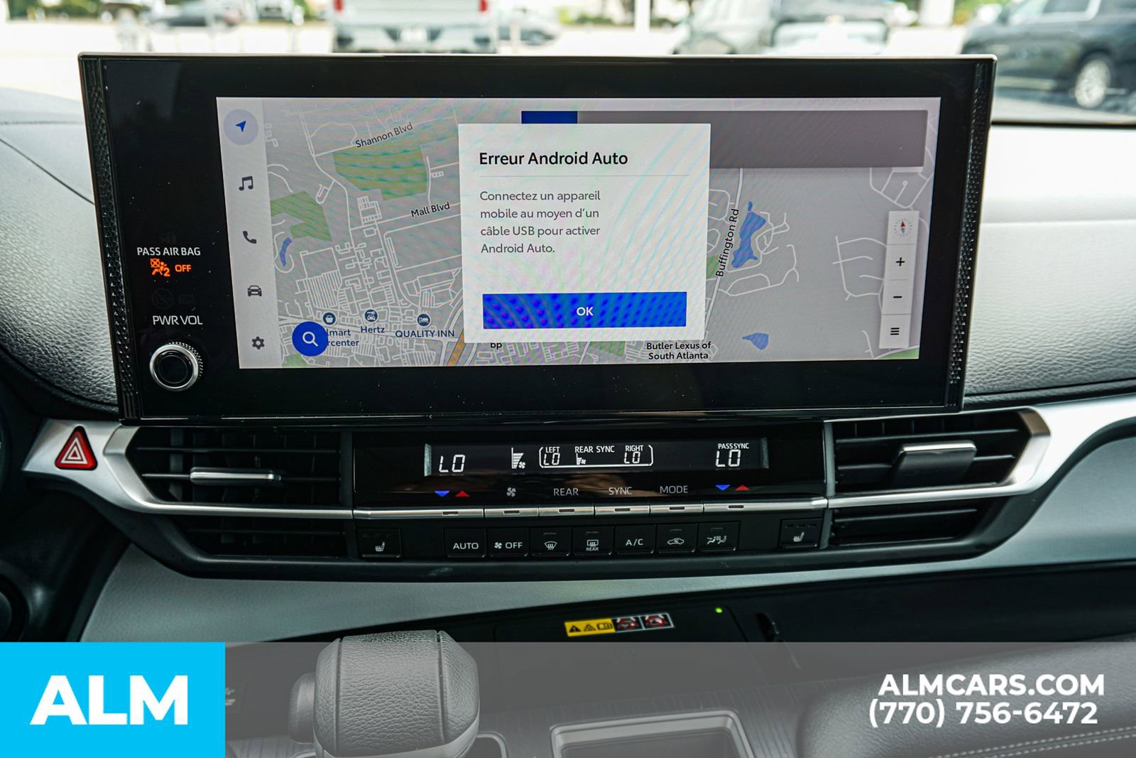 Used 2025 Toyota Sienna XLE FWD image 41