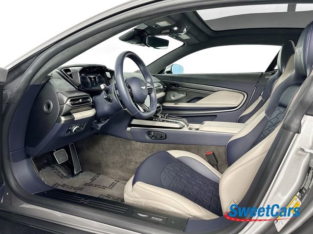 Used 2025 Aston Martin Vanquish RWD image 9
