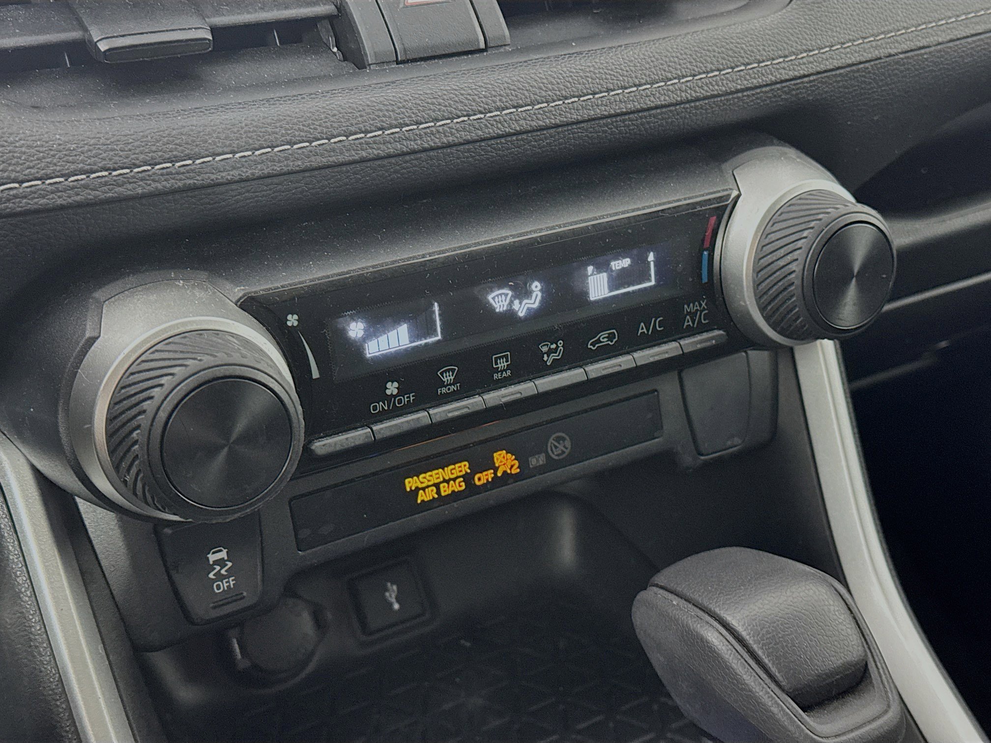 Used 2022 Toyota RAV4 LE image 15