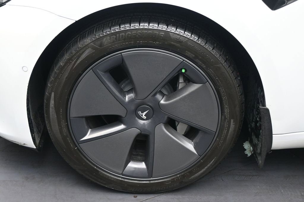 Used 2022 Tesla Model 3 Long Range AWD/4WD image 36