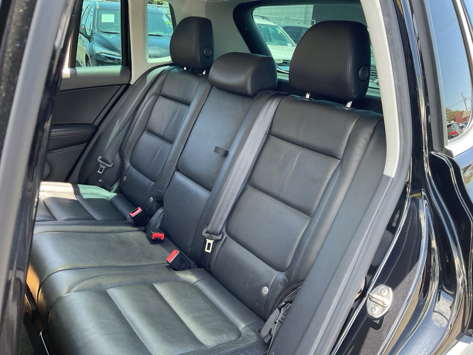 Used 2017 Volkswagen Tiguan Sport AWD/4WD image 19