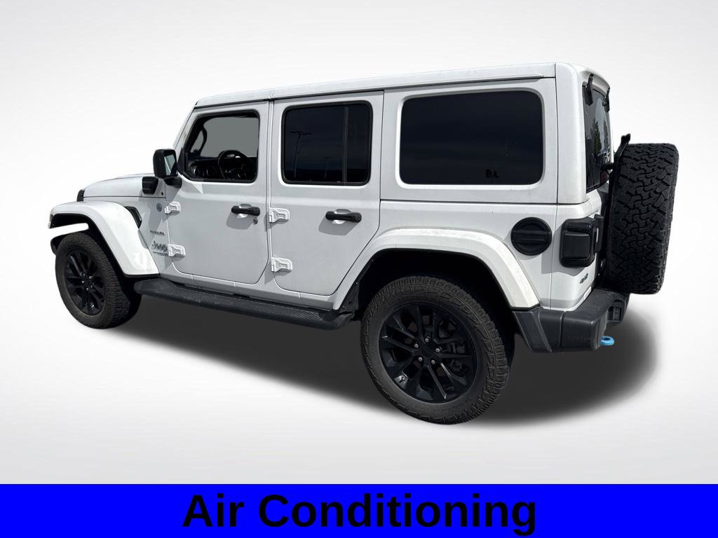 Used 2022 Jeep Wrangler Unlimited Sahara AWD/4WD image 3