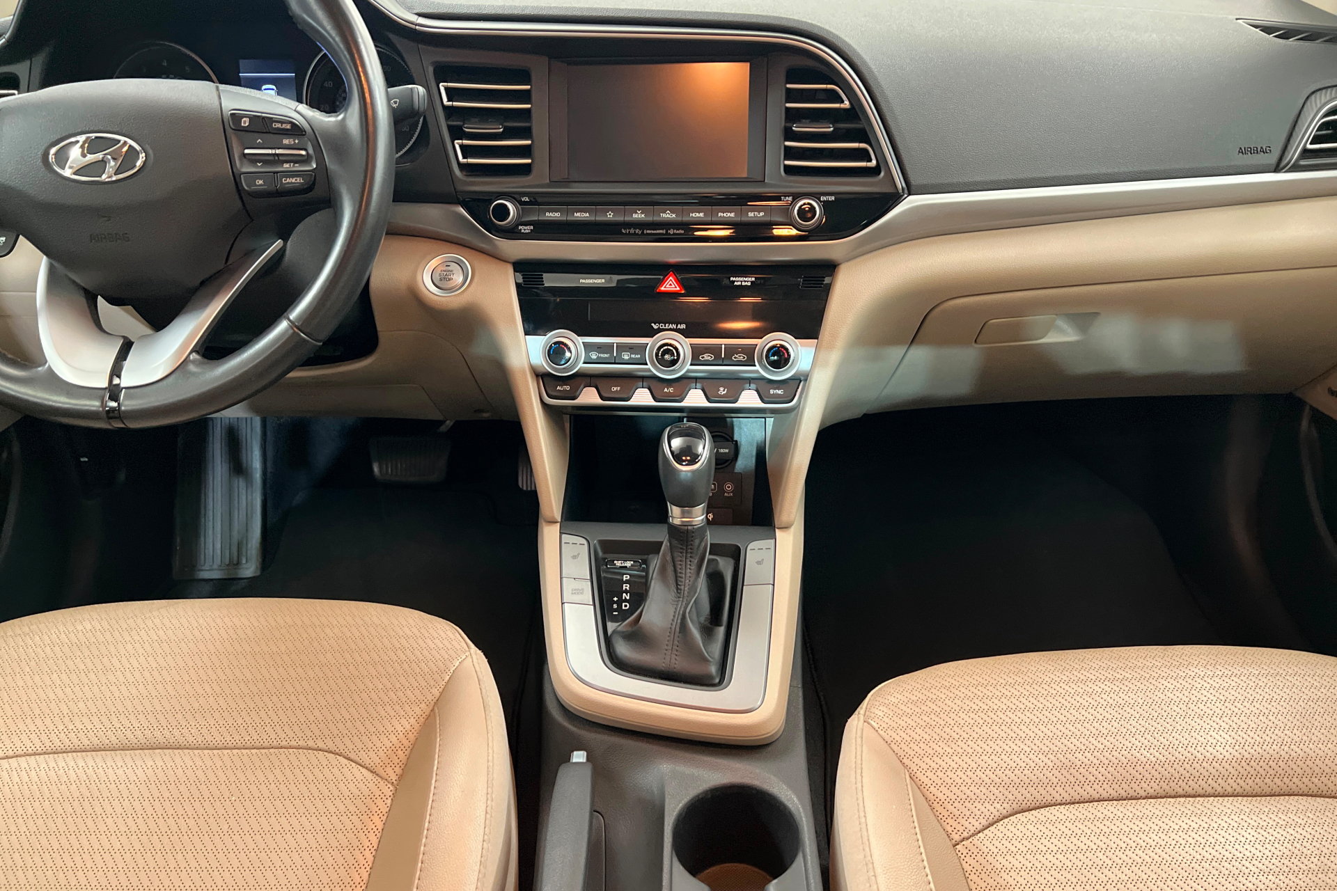 Used 2020 Hyundai Elantra Limited FWD image 13