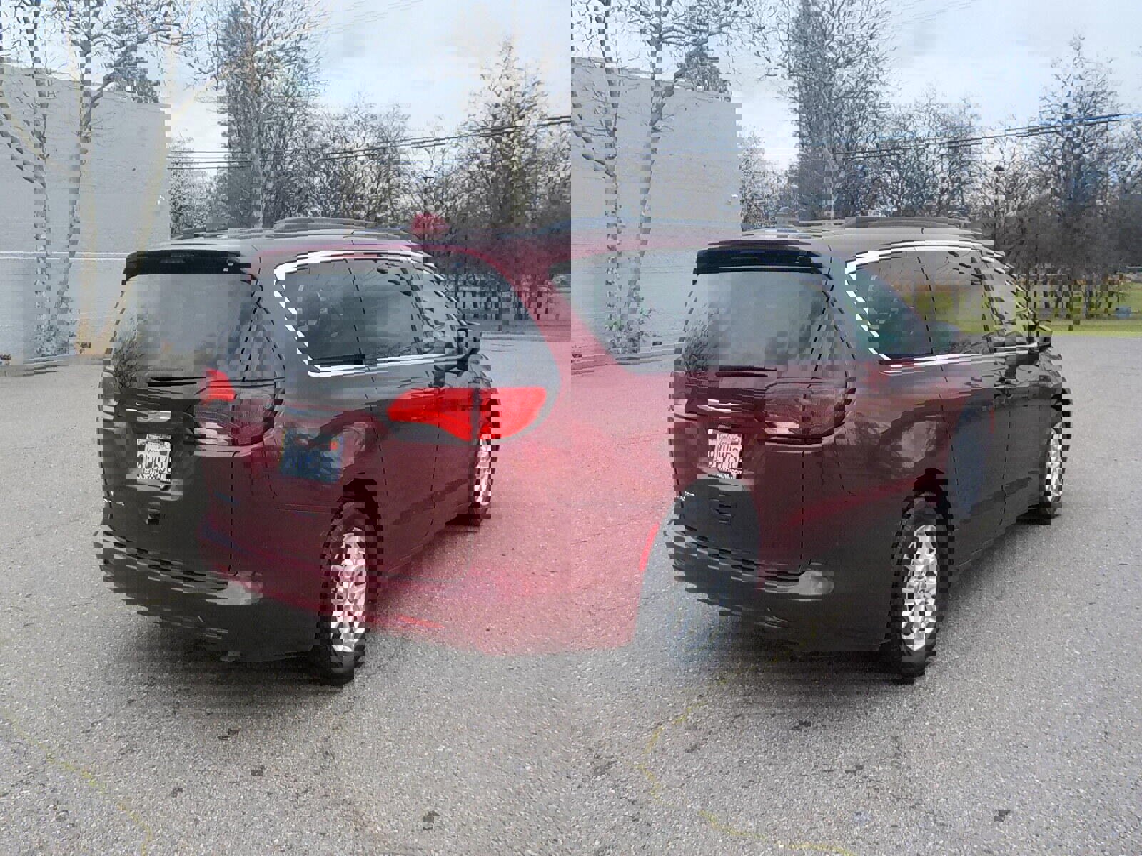 Used 2020 Chrysler Voyager LX image 6