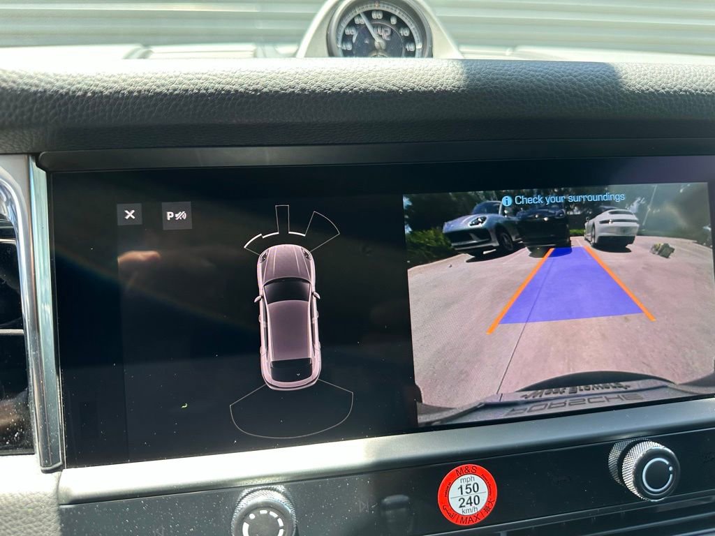 Certified 2025 Porsche Macan AWD/4WD image 26