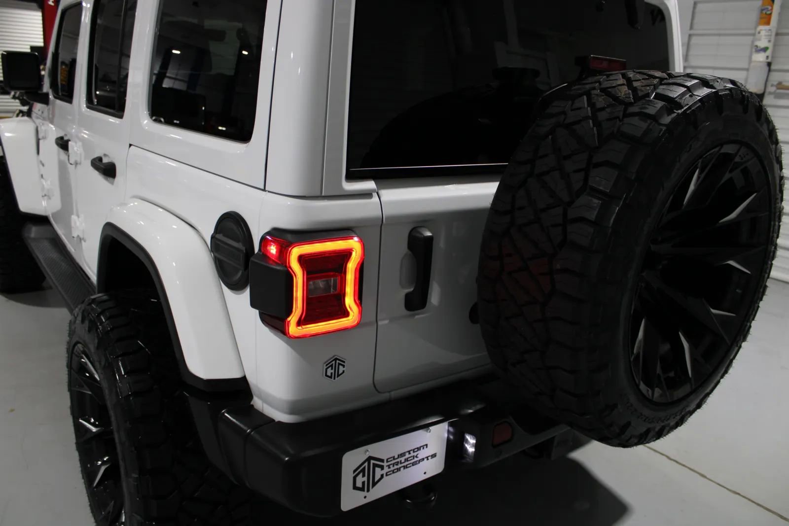 Used 2021 Jeep Wrangler Unlimited Sahara image 10