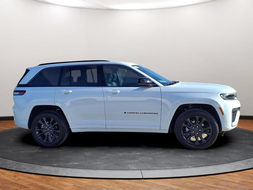 New 2026 Jeep Grand Cherokee Limited AWD/4WD image 15