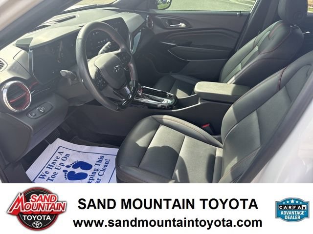 Used 2024 Chevrolet Trax RS w/ Sunroof Package FWD image 13