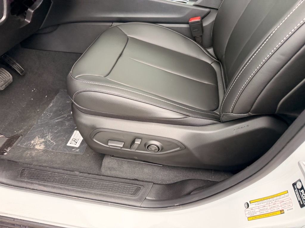 New 2025 Jeep Grand Cherokee Limited image 13