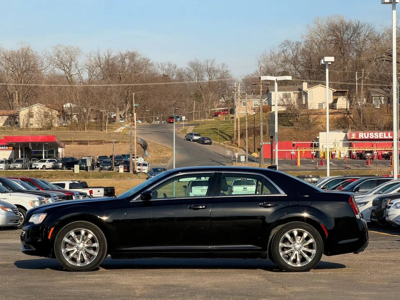 Used 2018 Chrysler 300 Touring AWD/4WD image 5