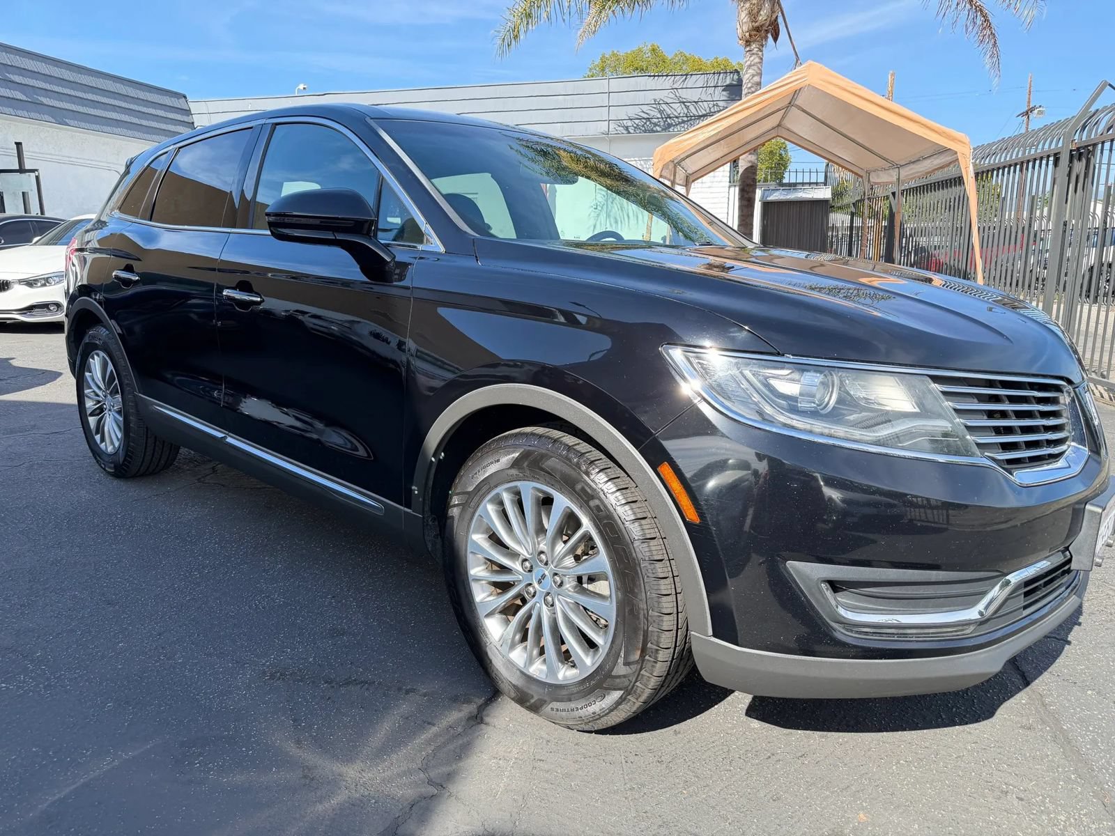 Used 2016 Lincoln MKX Select FWD image 13