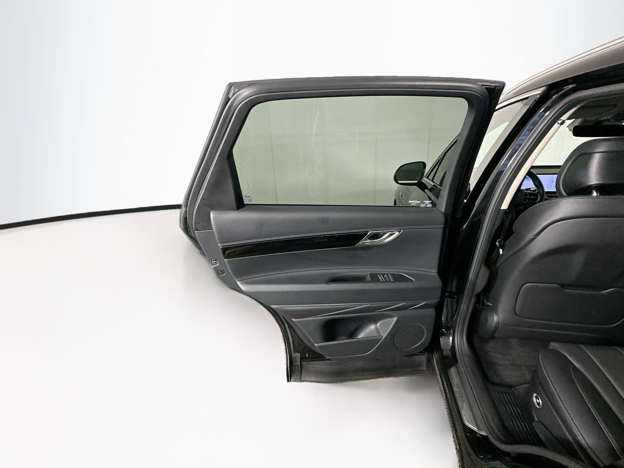 Used 2025 Genesis GV80 2.5T Standard AWD/4WD image 26