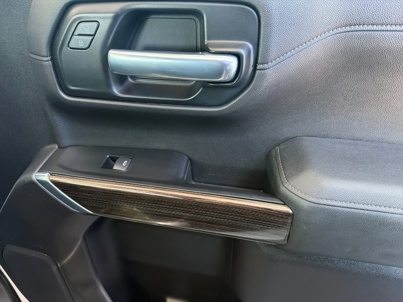 Used 2020 Chevrolet Silverado 1500 LT w/ All-Star Edition RWD image 19
