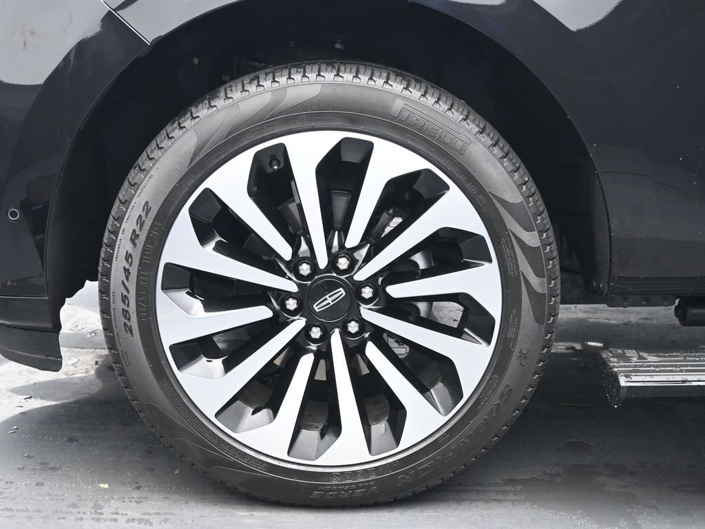 Used 2024 Lincoln Navigator L Reserve image 26