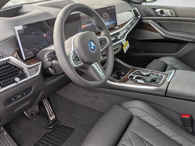 Certified 2026 BMW X5 xDrive50e w/ M Sport Package AWD/4WD image 3