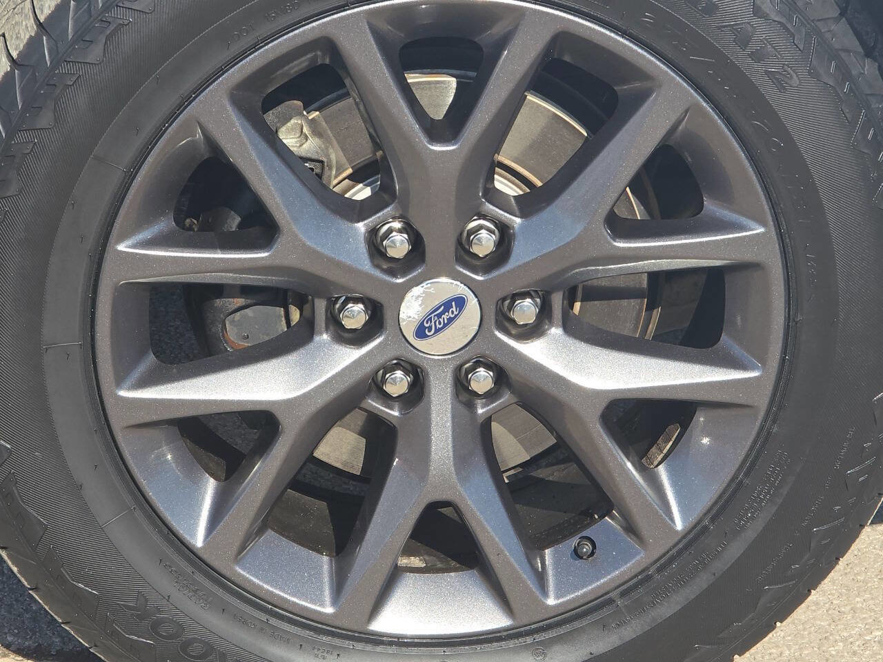 Used 2017 Ford Expedition Limited w/ Equipment Group 301A image 9