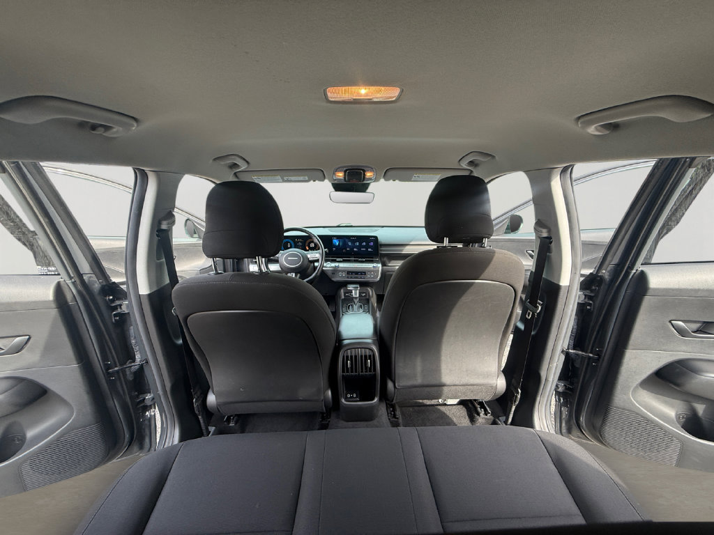 Used 2025 Hyundai Kona SEL FWD image 29