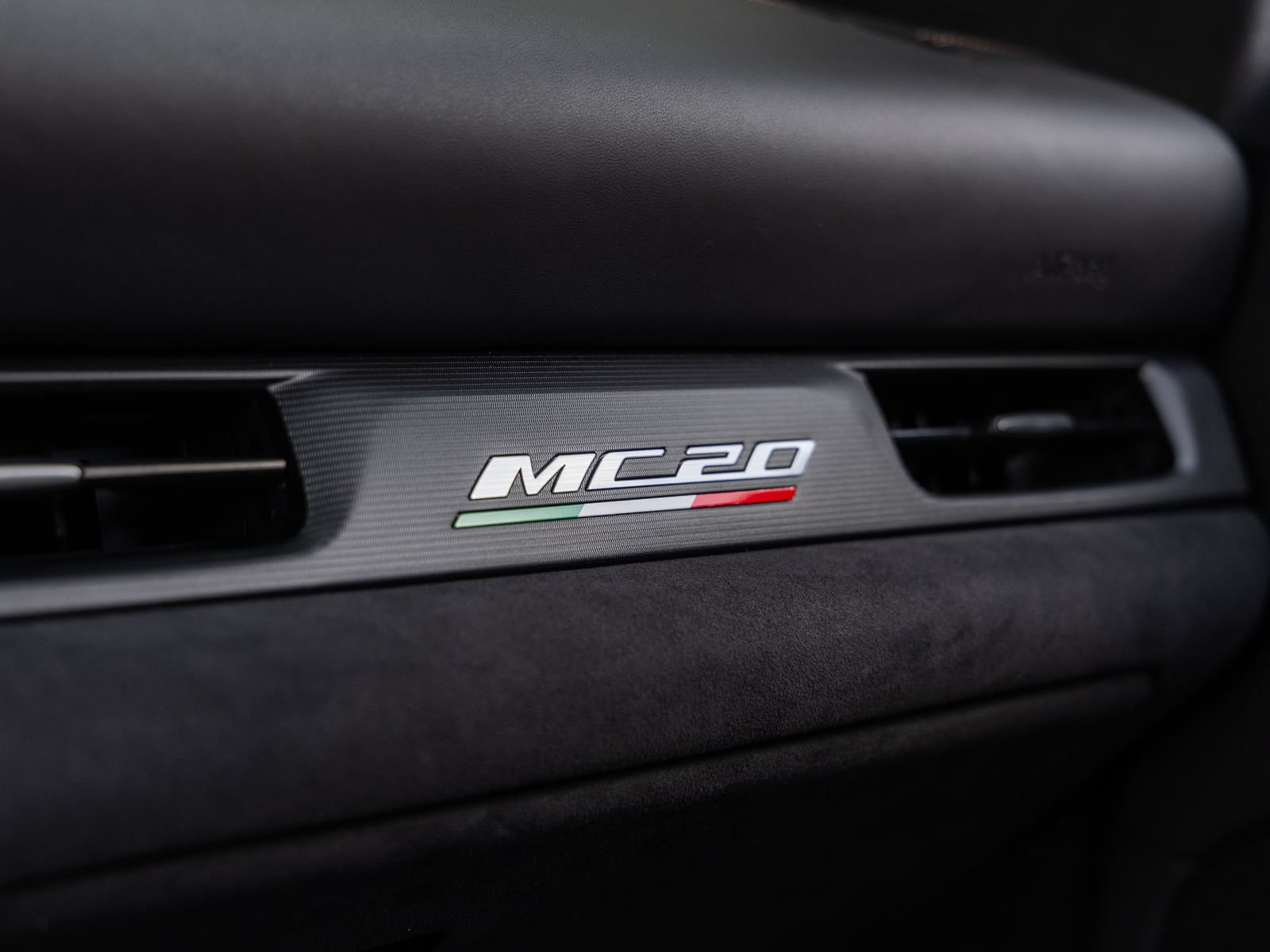 Used 2022 Maserati MC20 Coupe RWD image 42
