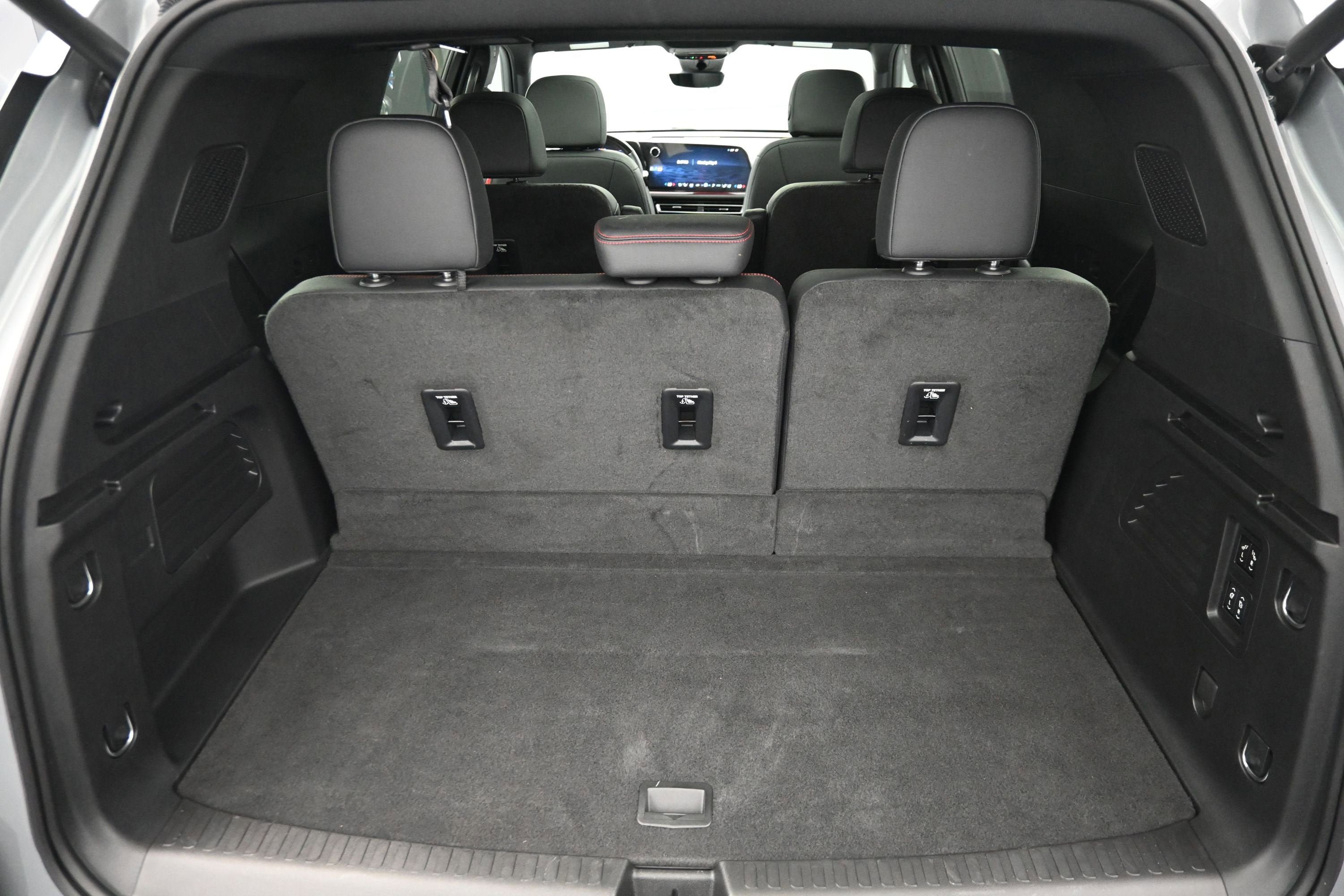 Used 2024 Chevrolet Traverse RS FWD image 31