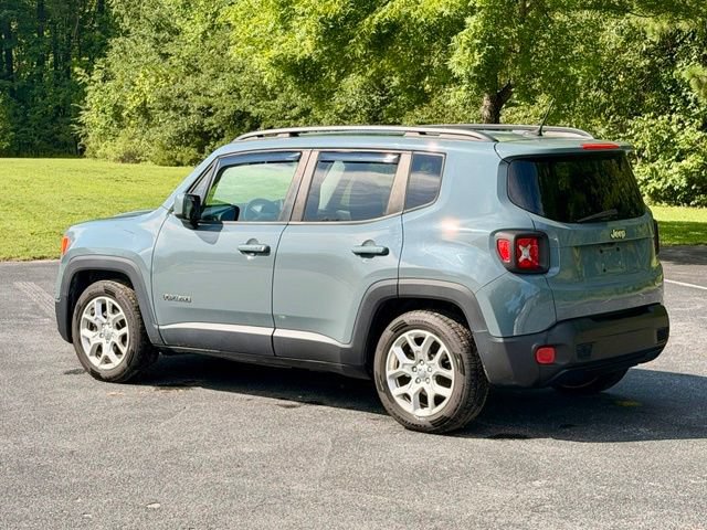 Used 2017 Jeep Renegade Latitude w/ Popular Equipment Group FWD image 4